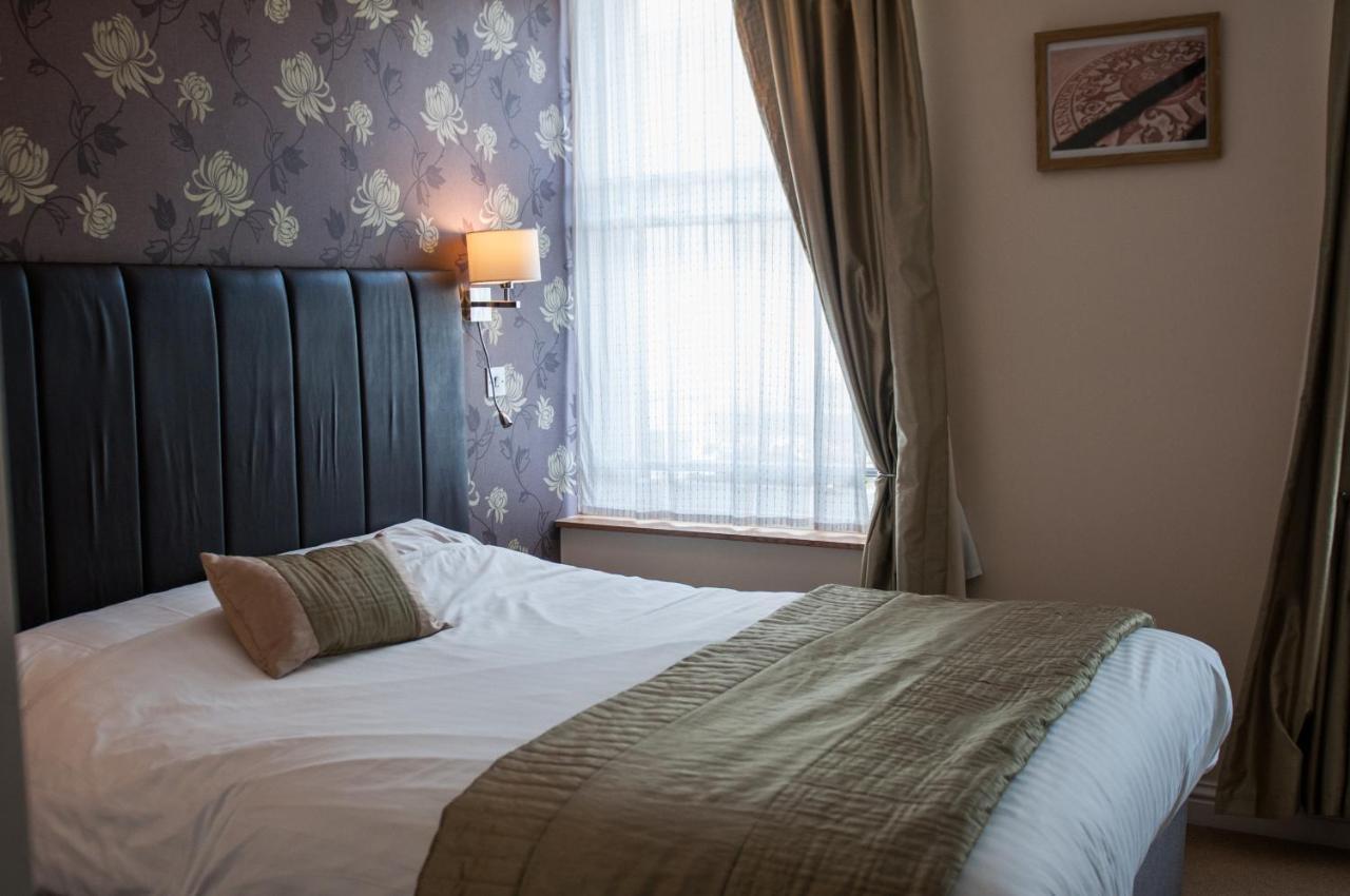 The Lion Hotel Blaenavon Extérieur photo