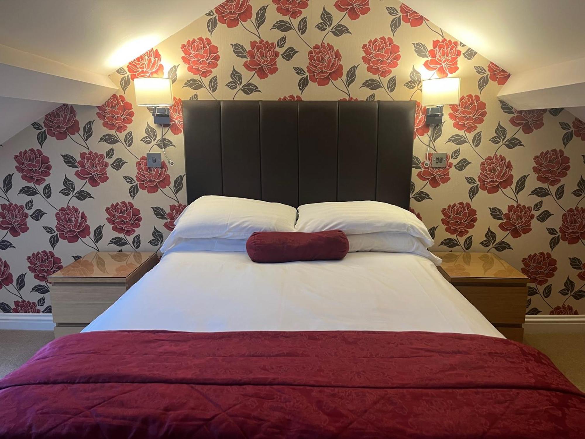 The Lion Hotel Blaenavon Extérieur photo